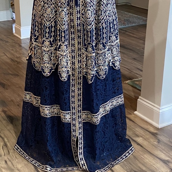 Morocon dress - Picture 3 of 16